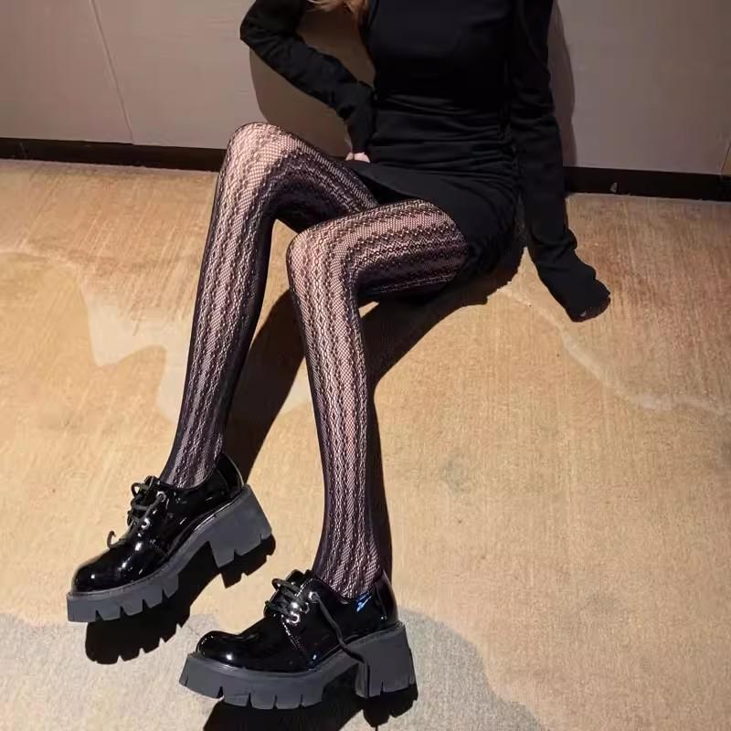 Vertical Striped Floral Stockings Hollow Out Lace Fishnet Tights Fashion Sheer Pantyhose For Women Sexy Spring Summer Leggings
