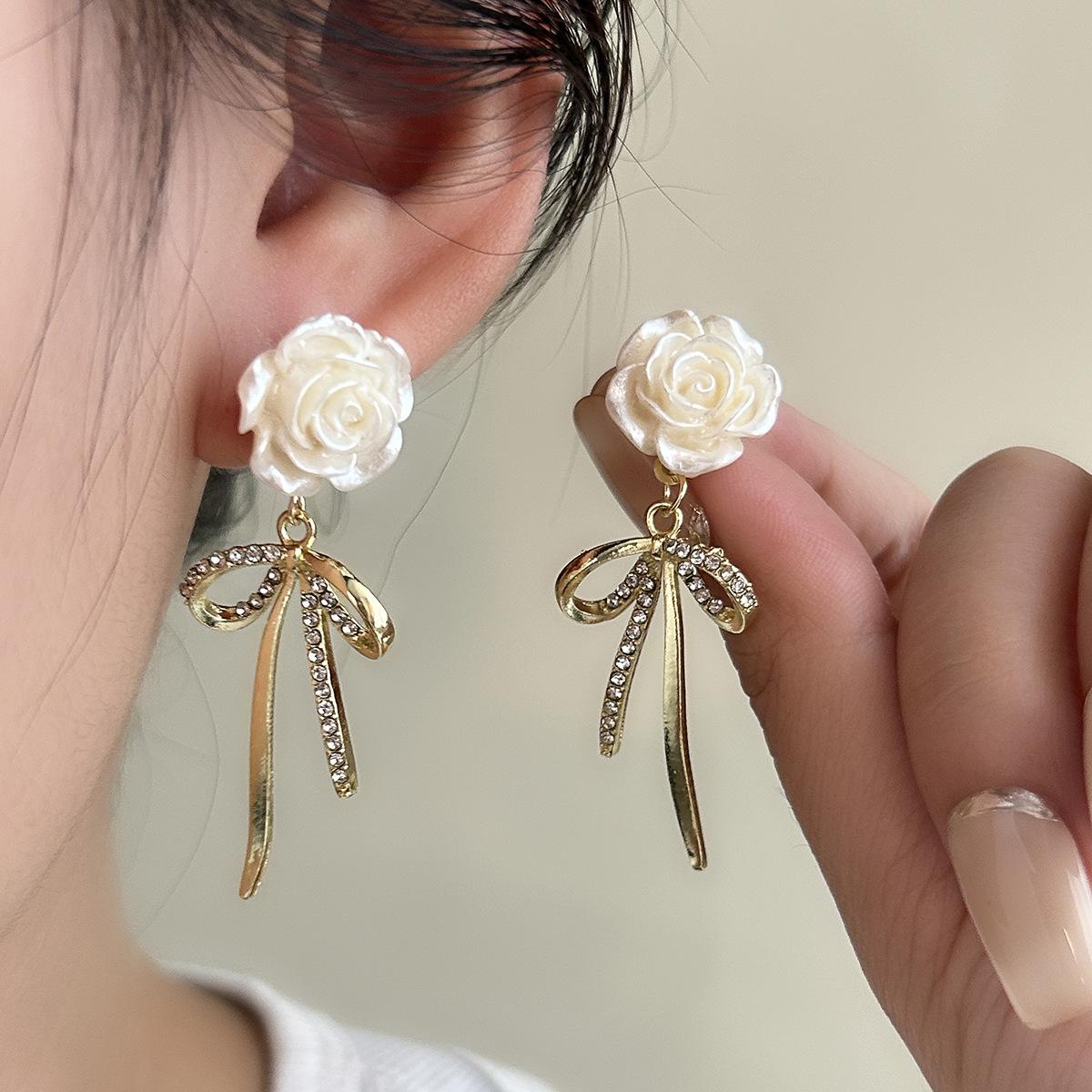 Super Fairy Diamond-Set White Camellia Bow Fringed Stud Earrings Light Luxury High-End Temperament French Earrings