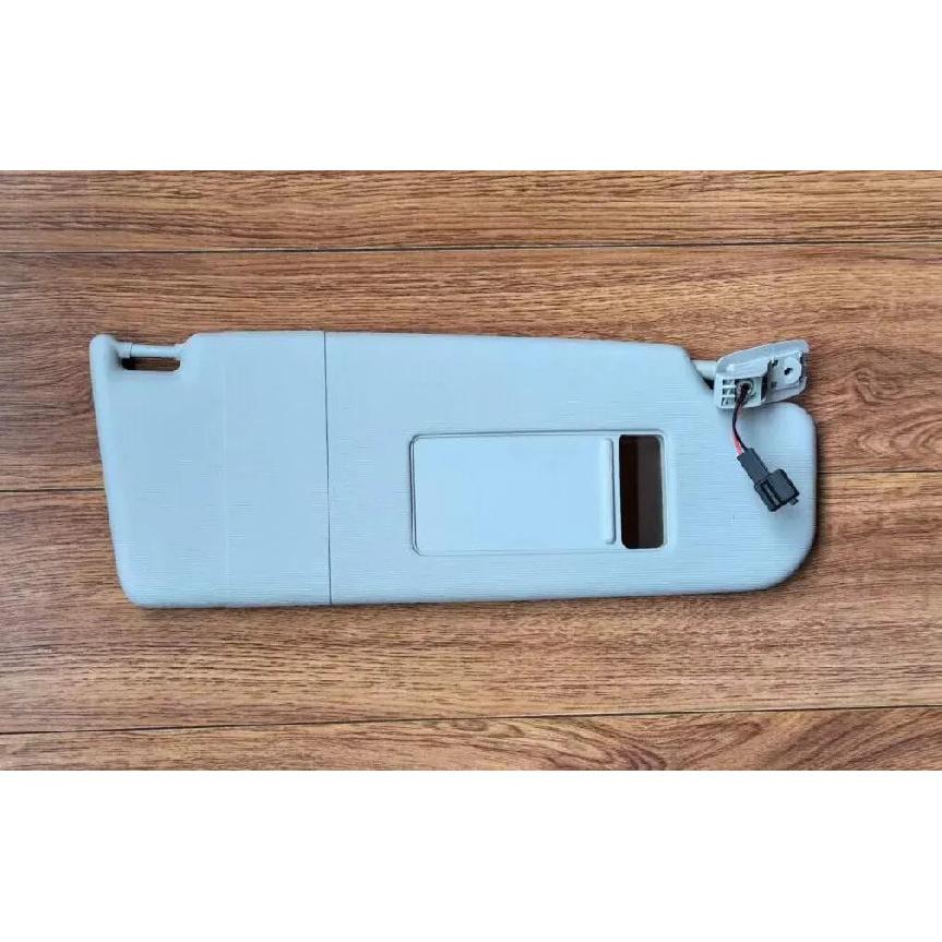 For VW Passat B6 B7 / VW Jetta mk5 2005 -2011 / For Golf 6 / VW cc 2010-18 Sunvisor With Mirror Front visor car accessories