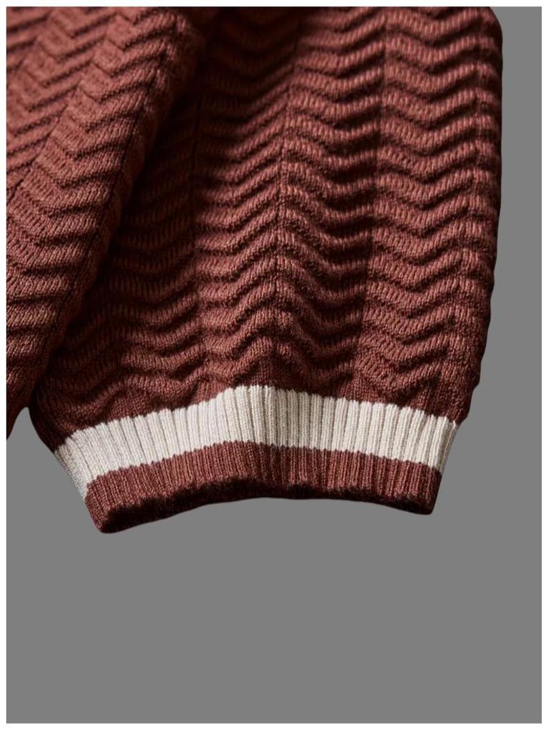 Italian Color-Block Men's Knit: Breathable Jacquard Texture, Loose Fit, Contrast Color, Round Neck, Short Sleeve.