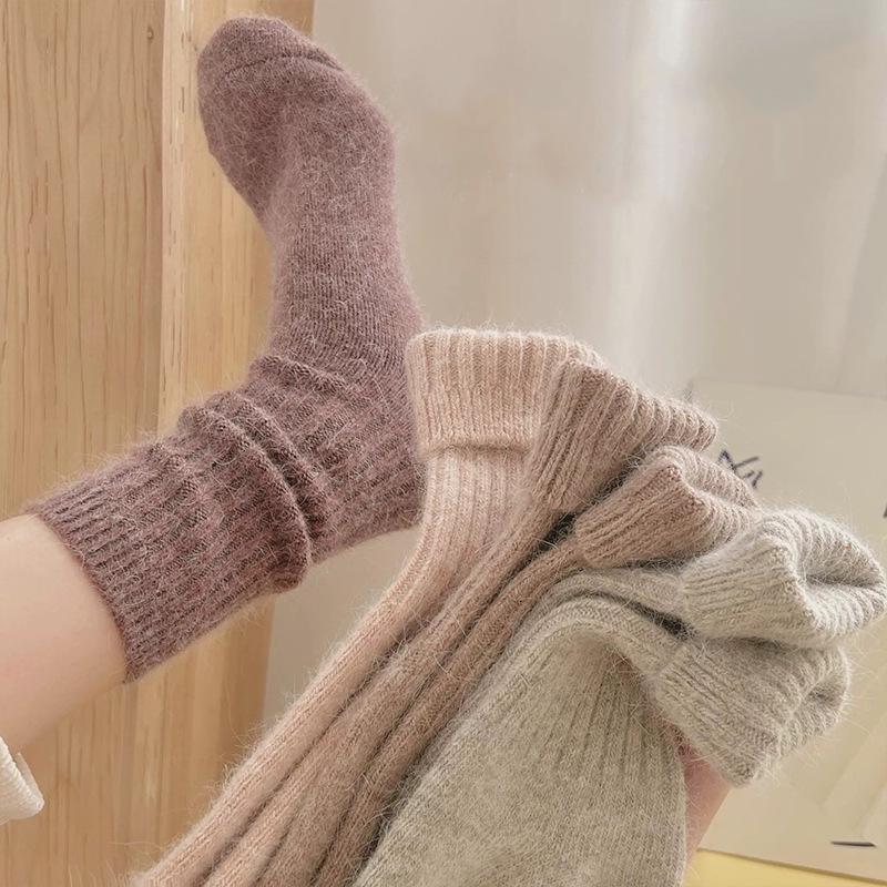 Women's Winter Fleece-Lined Mid-Calf Socks: Extra Thick, Soft, Ribbed, Japanese-Style, Solid Color, Perfect for Sleep or Home Use.