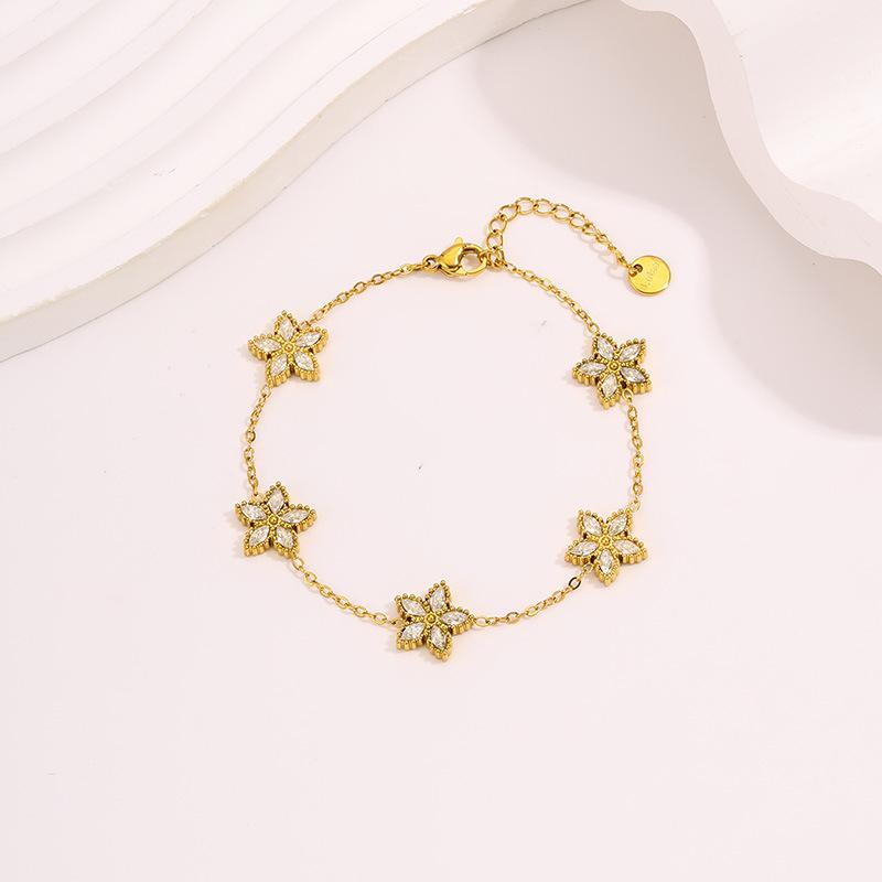 European and American Zircon Bracelet Light Luxury Niche Girls High Value Ing Wind Titanium Steel Butterfly Bracelet Does Not Fade
