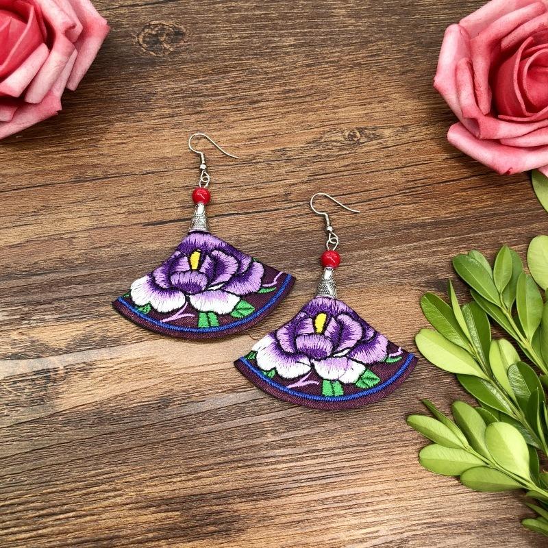 Hand-embroidered retro fabric earrings, flower fringed versatile femininity, stage performance, earrings, earrings.