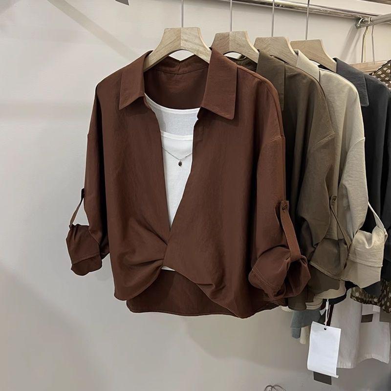 

Женская шикарная рубашка с длинным рукавом и воротником поло, состоящая из двух частей - стильная и омолаживающая для начала осени 2025 года S