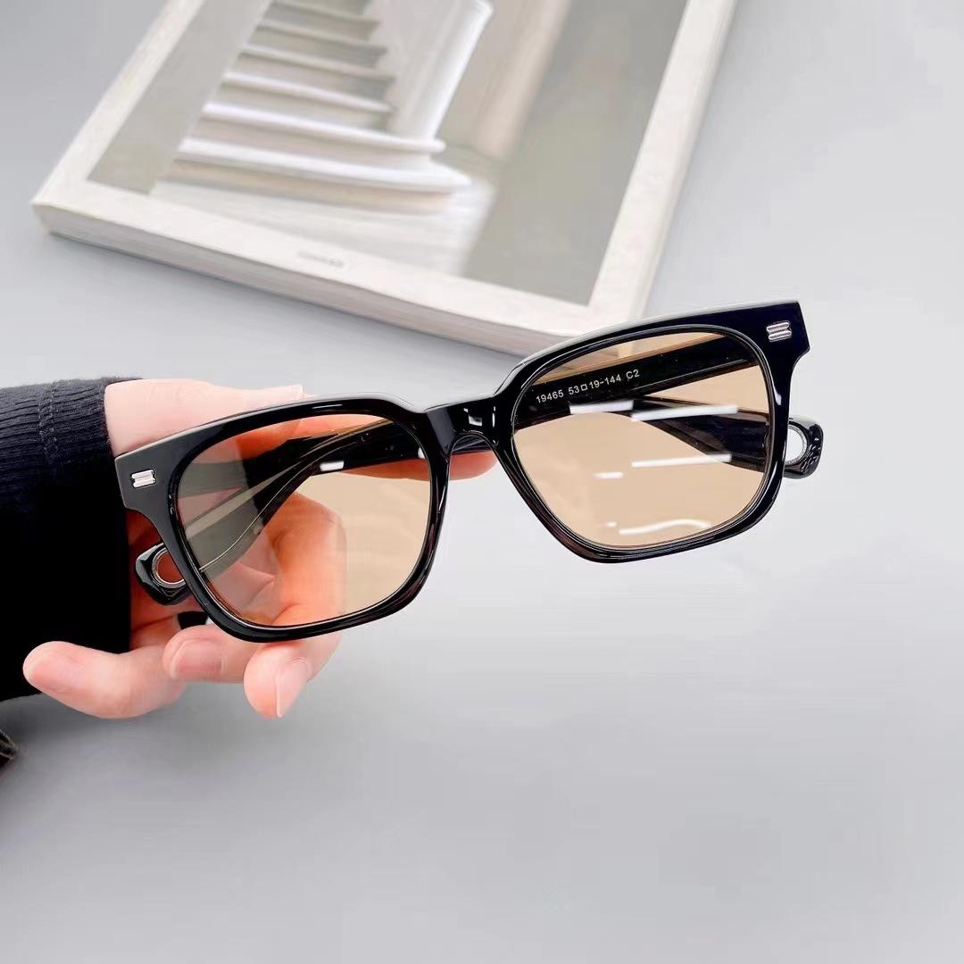 

Korean Style Sunglasses Male Rivets Decoration Square Shape Sunglass for Male Holiday Travelling Woman Sun Glass