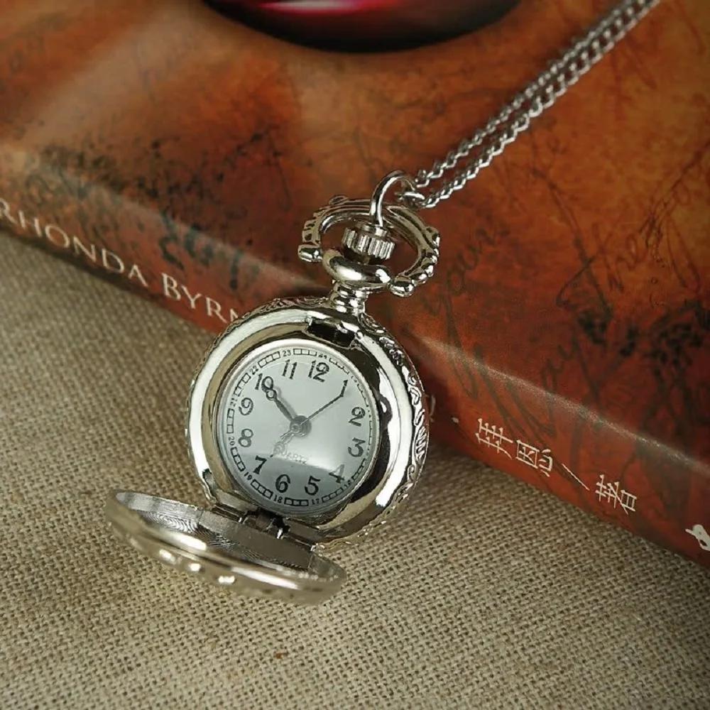 Fashion Cute Relief Silver Butterfly Pocket Watch Vintage Quartz Pocket Watch Unisex Sweater Chain Watches Necklace