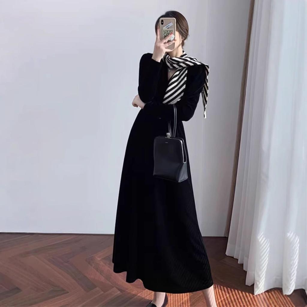 European Station New Cold Wind Women's Clothing High-end Sense Base Temperament Long Dress Gold Velvet Dress Women's Autumn