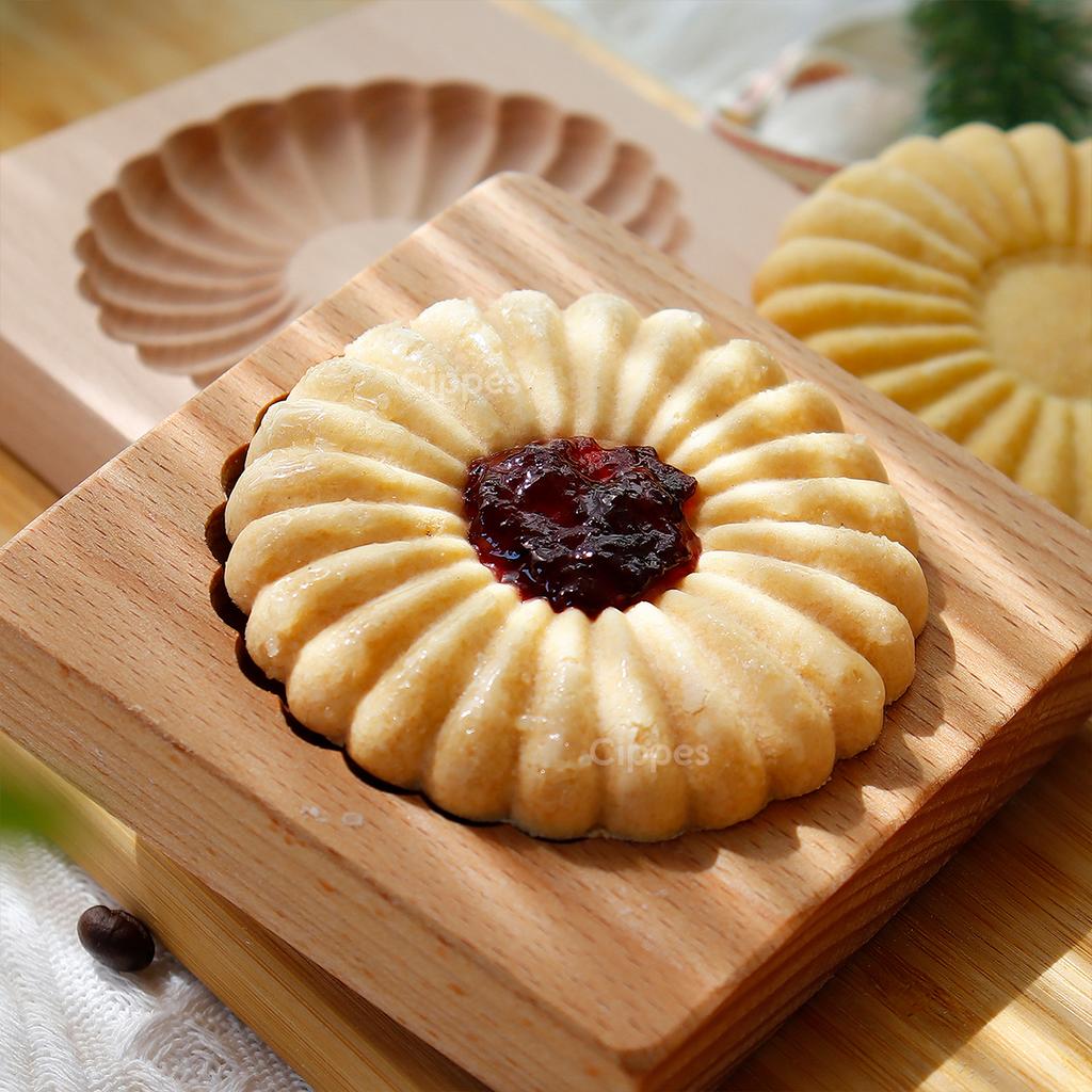 3D Wooden Cookie Cutter Moulds for DIY Baking, Engraved Embossed Biscuit Molds, for Gingerbread Fondant Christmas Gift Kitchen