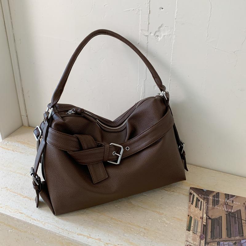 Fashionable Large Capacity Motorcycle Bag for Women, New Niche Crossbody Bag, Armpit Bag, High-end Sensory Communication, Hot Girl Tote Bag