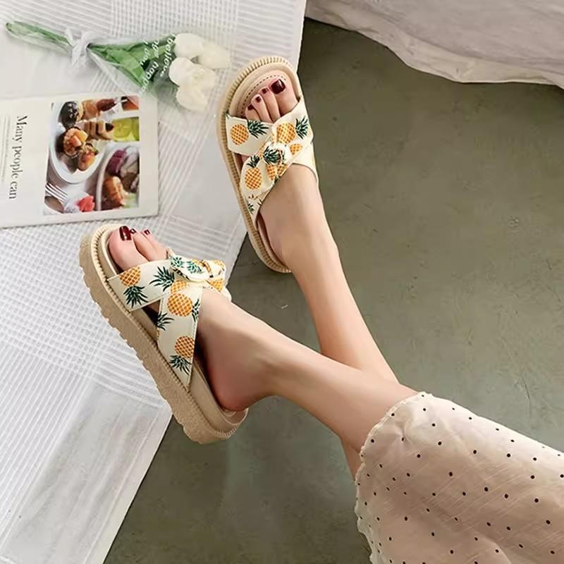 Platform sandals women's summer flat-bottomed cool slippers new fashion soft-soled beach shoes