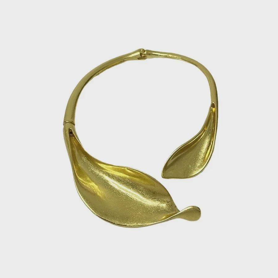 Golden Leaf Flower Necklace — European & American Style, High-End Fashion, Exaggerated Open Design