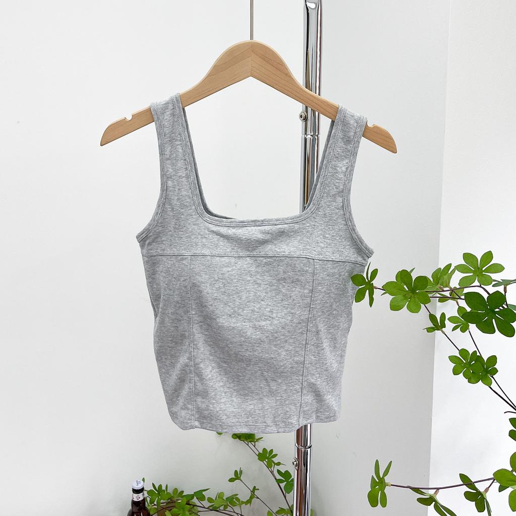 Vesta de vară din bumbac pentru femei cu un fund alb cu pernă pentru piept, bretea unică pe corp cu tricou fără mâneci, croială slim-fit, guler pătrat