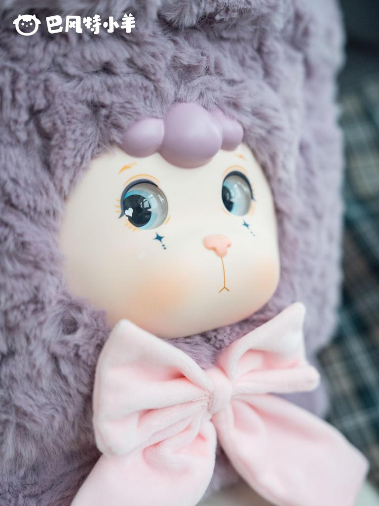 FRIENDSHEEP Fluffy Handbag [Berry Queen]