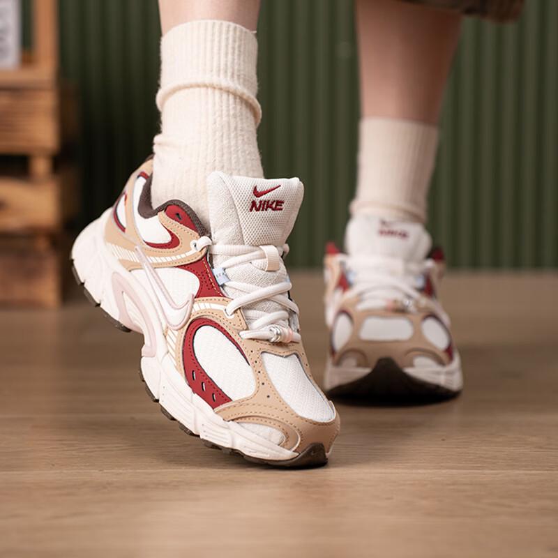 Nike Women's IQ1151-001 Sport Casual Shoes