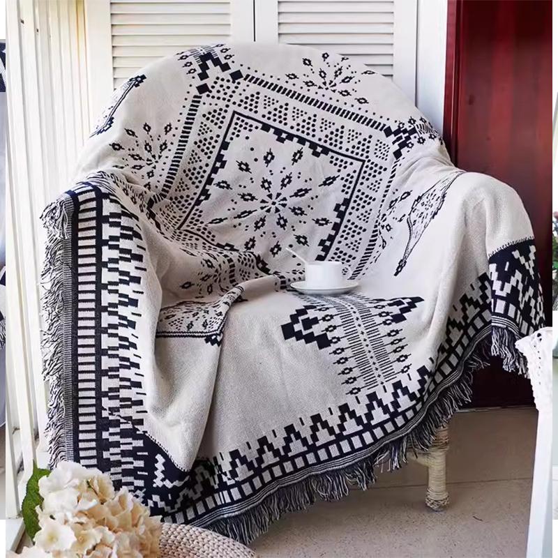 White Blankets for Sofa Comfortable Solid Color Blanket Spring Outdoor Picnic Blanket Portable Cushion Cotton Throw Blanket