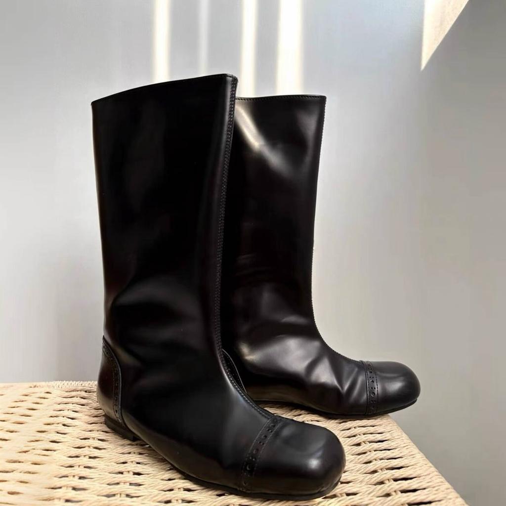 Niche design square head block carved flat bottom medium and high boots autumn and winter new leather versatile locomotive boots