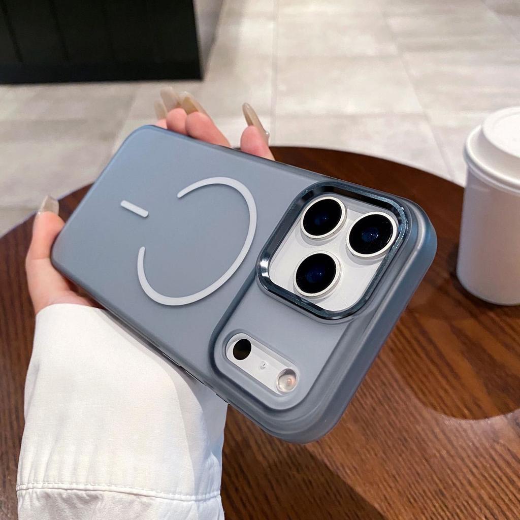 Applicable to iPhone17Promax mobile phone case, land magnetic suction 17Air Apple 16PM anti-drop 15Pro protective case