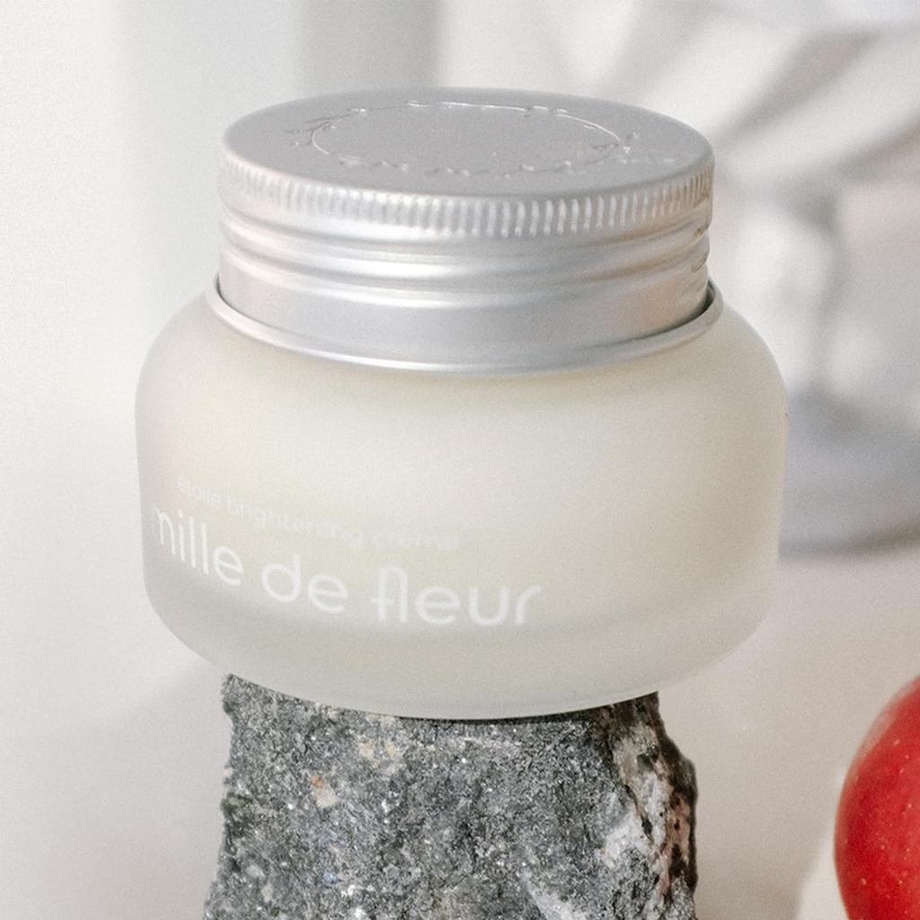 Mille De Fleur Etual Brightening Cream 45ml: Contains Rose Water and 4% Niacinamide. Moisturizes and Gives a Radiant Look.