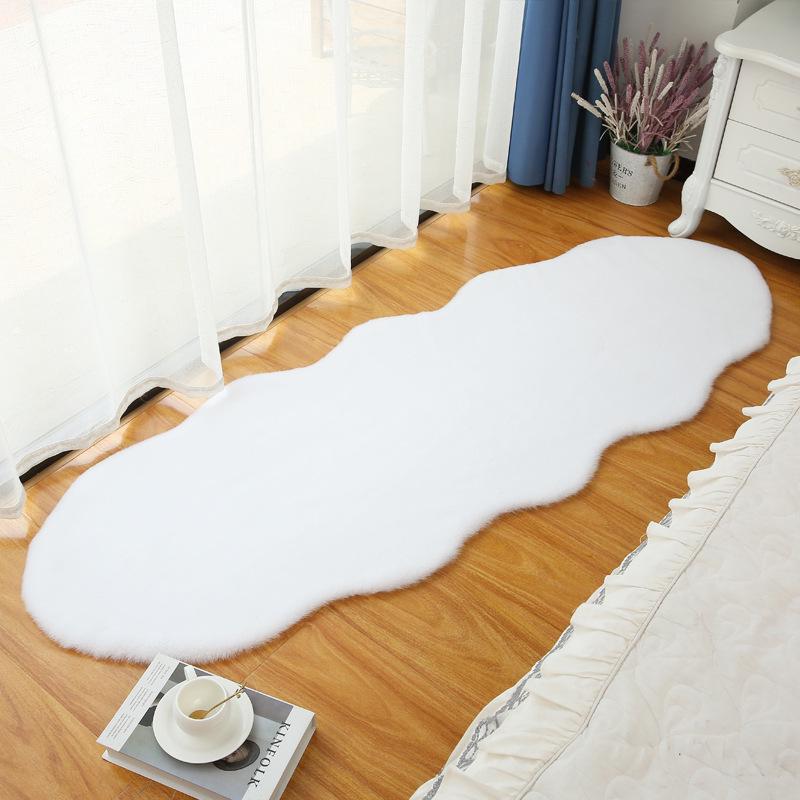 

Nordic Faux Rabbit Fur Rug: Thick, Fluffy, Irregular Shape for Bedroom, Living Room, Sofa, or Bedside. 40x60cm Single Round End