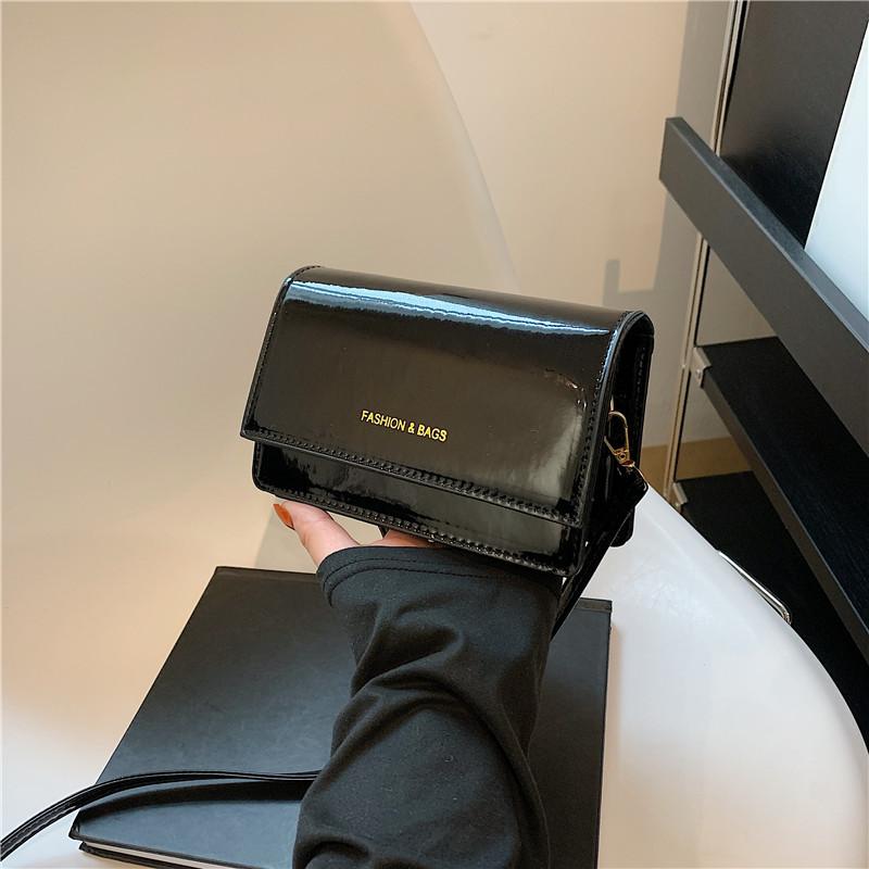 

Трендовая простая повседневная сумка через плечо в стиле ретро женская сумка 2024 года, летняя новая ретро-сумка подмышкой, маленькая квадратная сумка чёрный