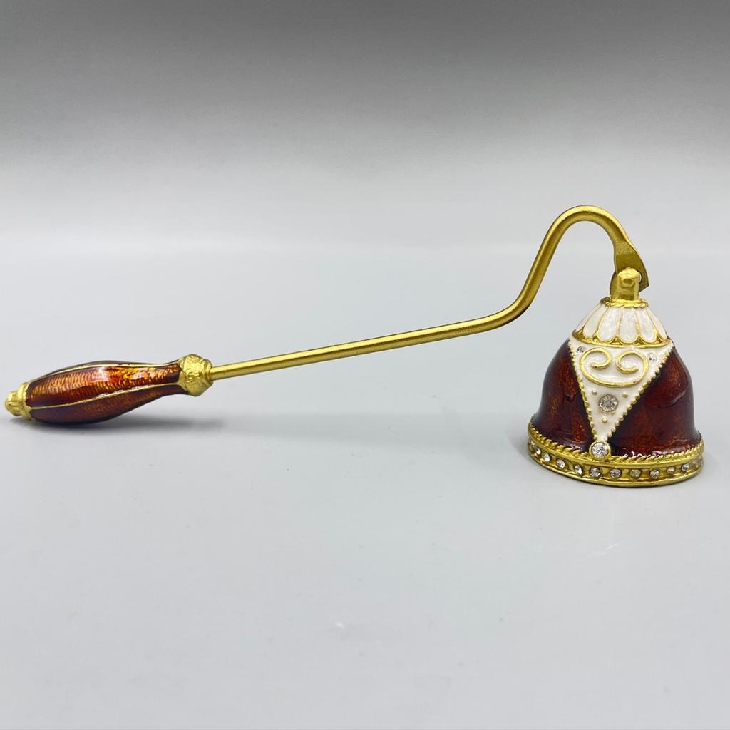 Vintage Candle Snuffer with Long Handle, Classic Brass Candle Extinguisher Tool, Elegant Fire Safety Accessory for Home Decor