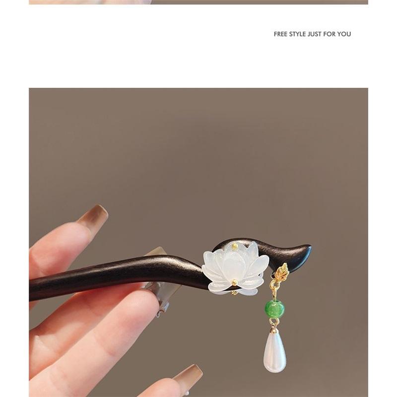 New Chinese Style Crystal Lotus Tassel Hairpin Elegant Ancient Step Shake Hair Stick Hanfu Updo Elegant Women Retro Hair Ornaments