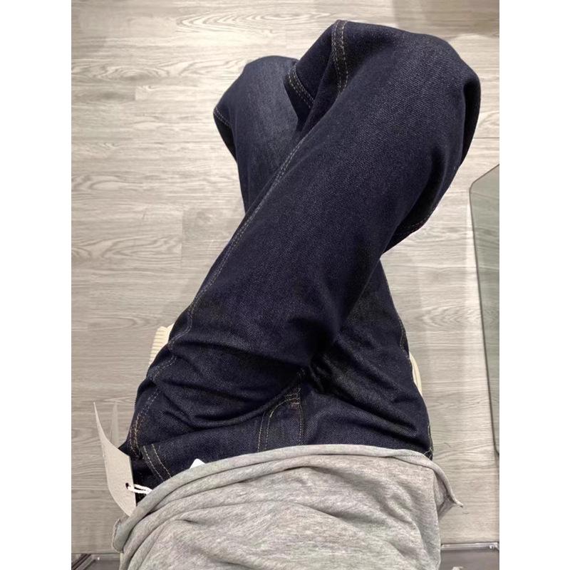 Jeans de damă mărime plus albastru închis cu picior larg, căptușiți cu fleece, cu talie înaltă și croială lejeră pentru toamna/iarna 2024.