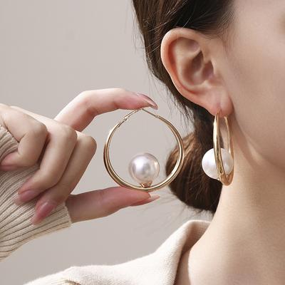 Popular Simple Temperament Pearl Circle Earrings Fashionable Metal Wind Earrings 2025 Autumn and Winter Ear Jewelry
