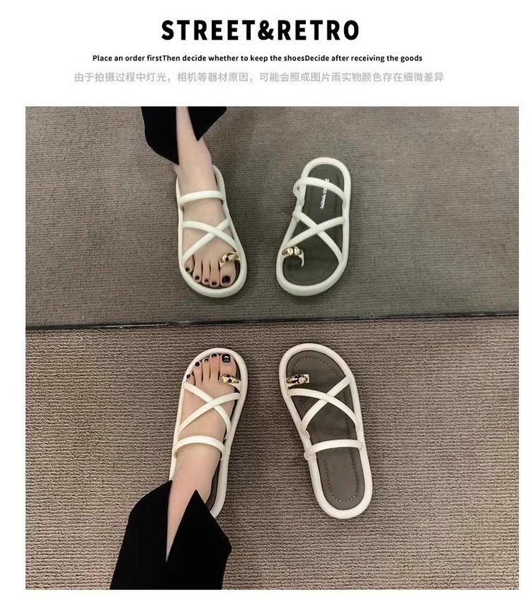 Popular Internet Celebrities Versatile Beach Wear 2025 Summer New Cool Slippers Light Fashion Roman Sandals Slippers
