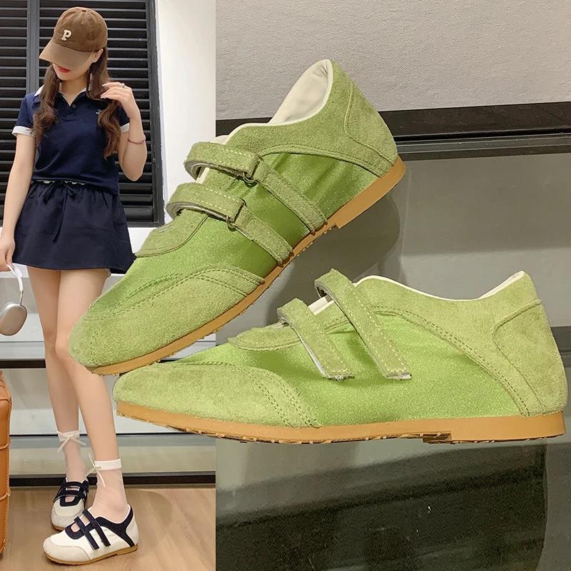 Fashion Women's Lightweight and comfortable high-quality Casual Sports Shoes New Style Autumn Popular Slimming Versatile Comfortabl