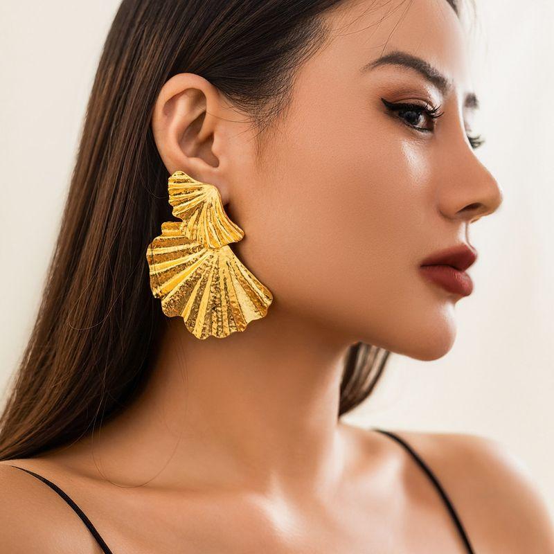 Niche Style Metal Fan-Shaped Female Catwalk Show Model Ear Studs
