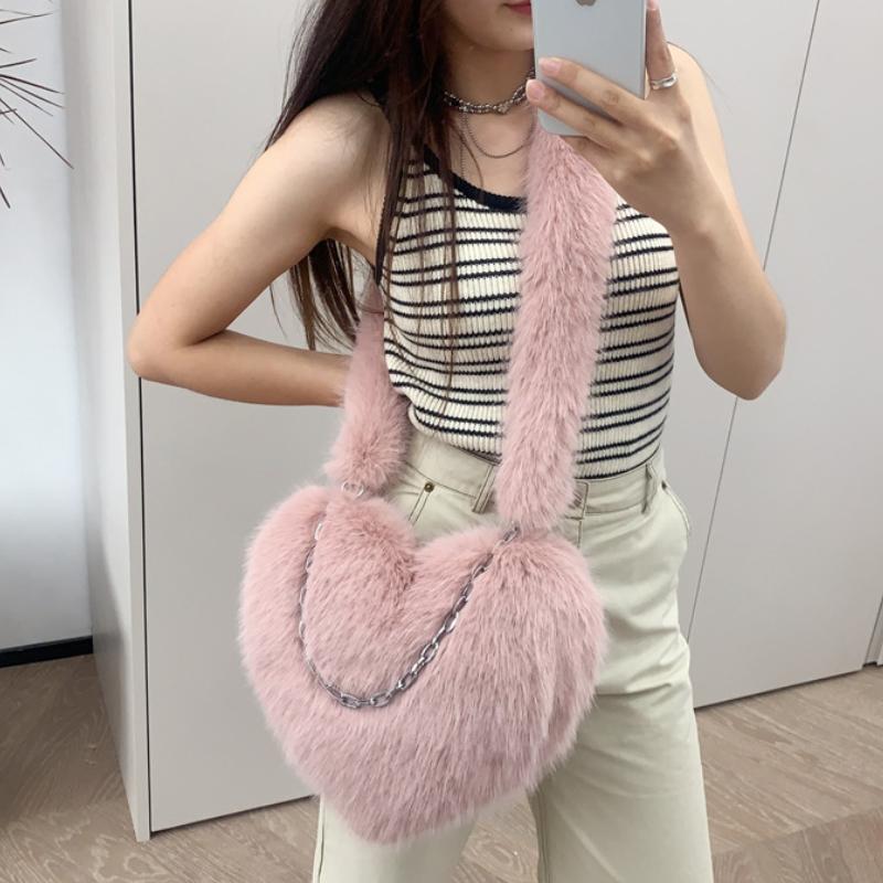 Women Winter Faux Fur Heart Shoulder Bag Soft Plush Chain Crossbody Purse Warm Fluffy Clutch Handbag