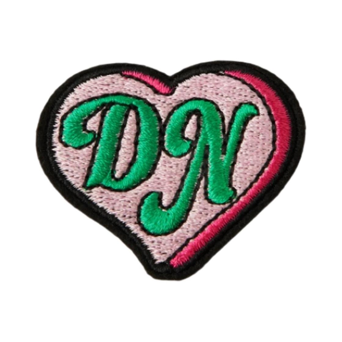 NewJeans Get Up Coller Initial Wappen Reverse Sticon Danielle ONE SIZE