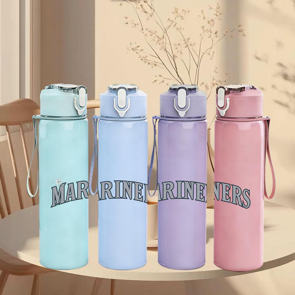 1PC Mariners circular sports logo print 750ml colorful plastic sports water bottle leakproof pop up lid with straw for outdoor work home use