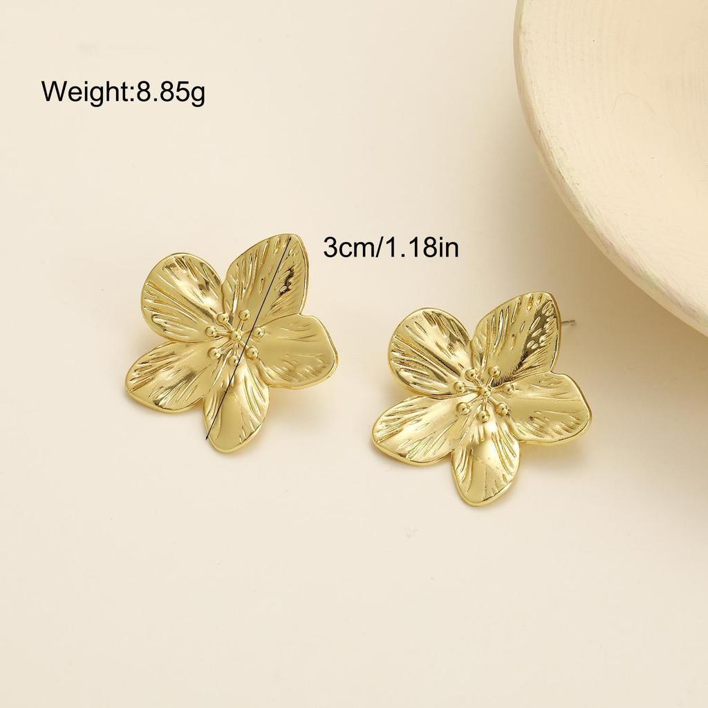 Exaggerated Flower Vintage Stud Earrings for Woman Elegant Design Frech Style Earring Trendy Daily Wear Girls Gift Art Jewelry