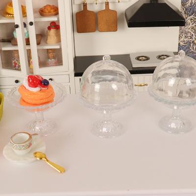 1:12 Puppenhaus Miniatur Transparentes Hohes Tablett Dessertteller mit Deckel Kuchen Obsttablett Küchendekor Spielzeug Puppenhauszubehör