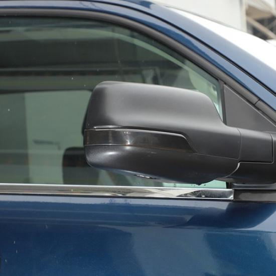 Abdeckung für die Blinkerleuchte im Rückspiegel für Dodge Ram 1500 ab Baujahr 2018, getöntes Schwarz