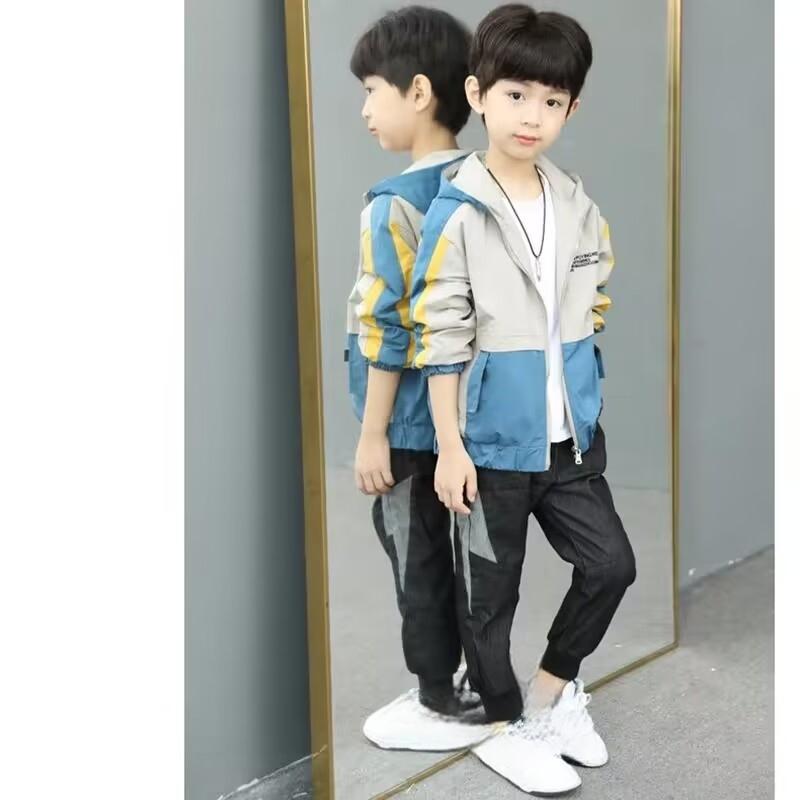 Hübscher Teenager Jungen Hoodies Mode Splicing Stil Mantel für Kinder Windjacke
