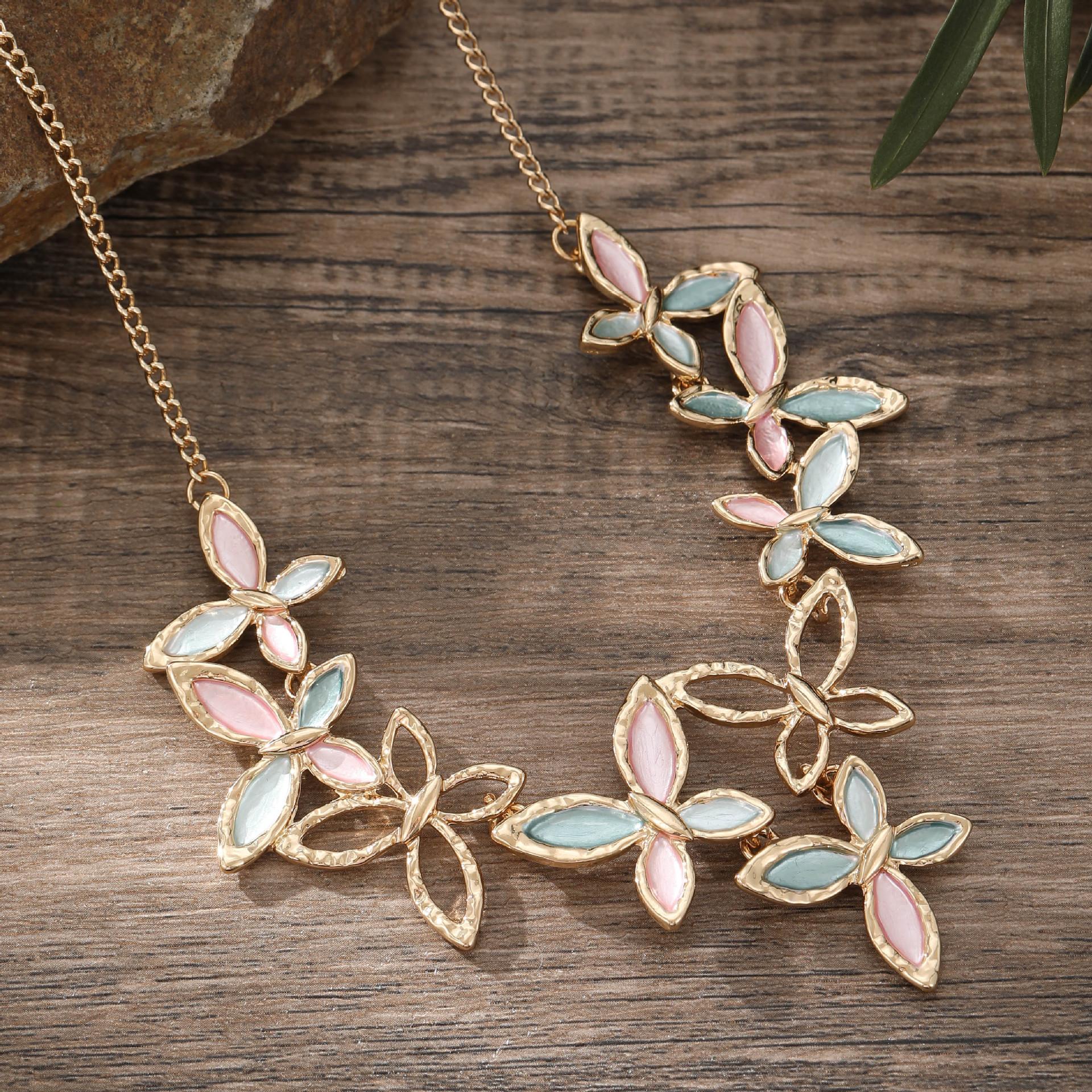 

Новое цветное масло, полое ожерелье с бабочкой, модное и высококлассное женское универсальное ожерелье с бабочкой