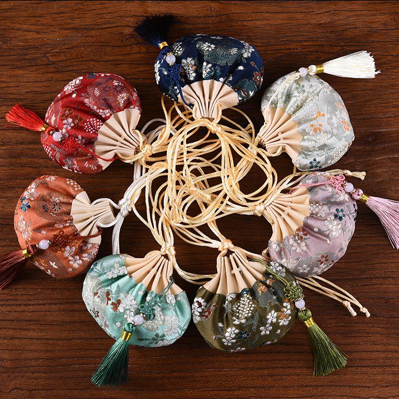 Ping An Cultural Scenic Amulet: Hanfu Style Sachet Pendant for Safety and Luck