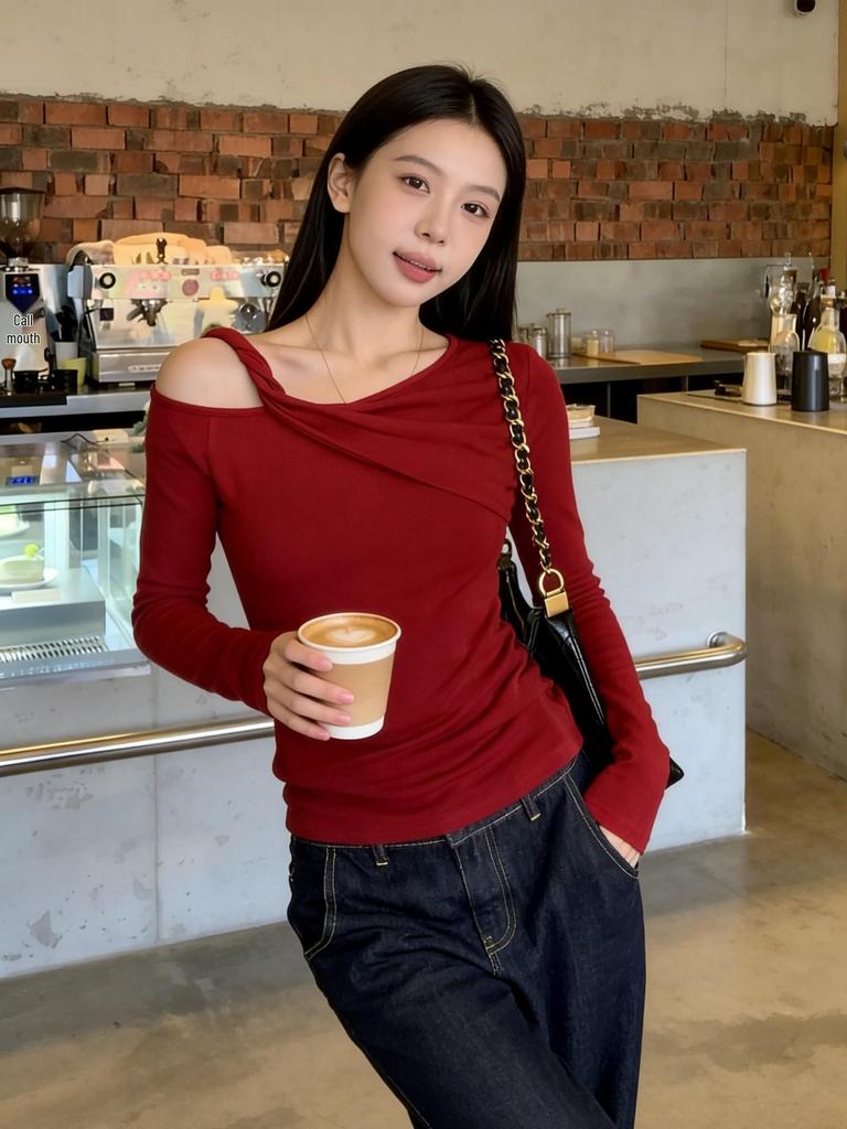 Koreanisches scharfes rotes One-Shoulder-Langarm-Camisole - Figurschmeichelndes Nischen-Top für Damen