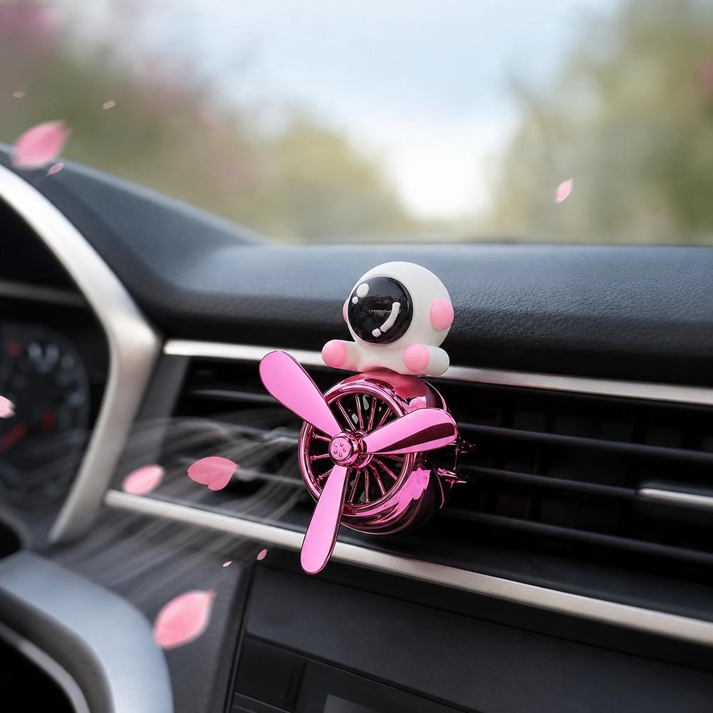 Car Air Outlet Perfume Clips Cartoon Astronaut Aromatherapy Clip Interior Accessories Air-Freshener Interior Perfume Diffuser