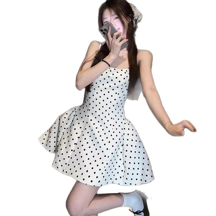 Summer New Polka Dot Dress Women's High-end Sense Sweet and Spicy Backless Waist Thin Fluffy Suspender Short Skirt Tide