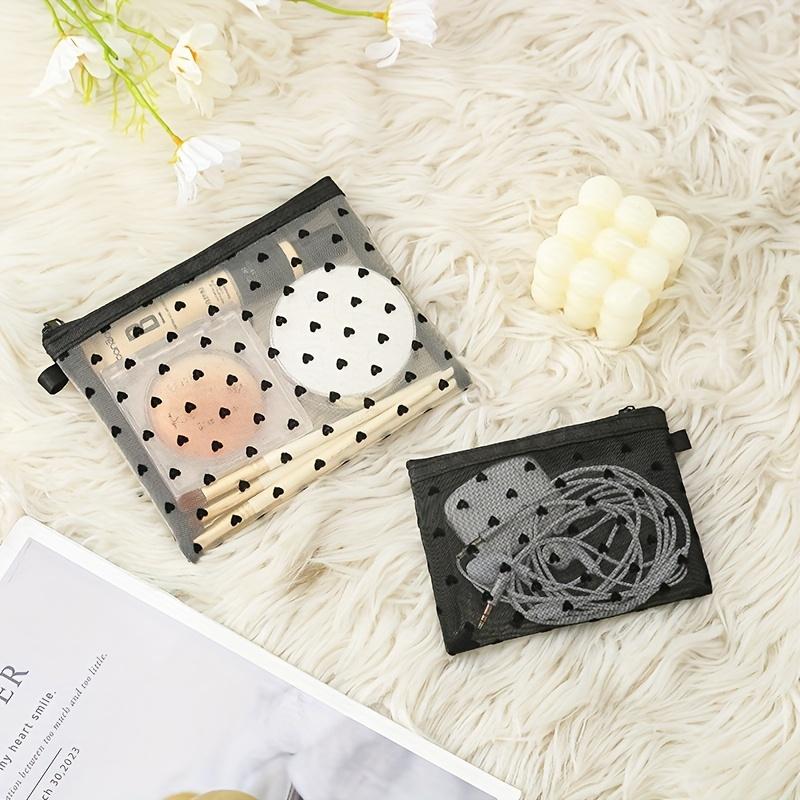 Casual Chic Heart Print Cosmetic Bag - Black & White Geometric Chevron Pattern, Durable Fabric Multi-Use Organizer for Makeup, Travel Essentials
