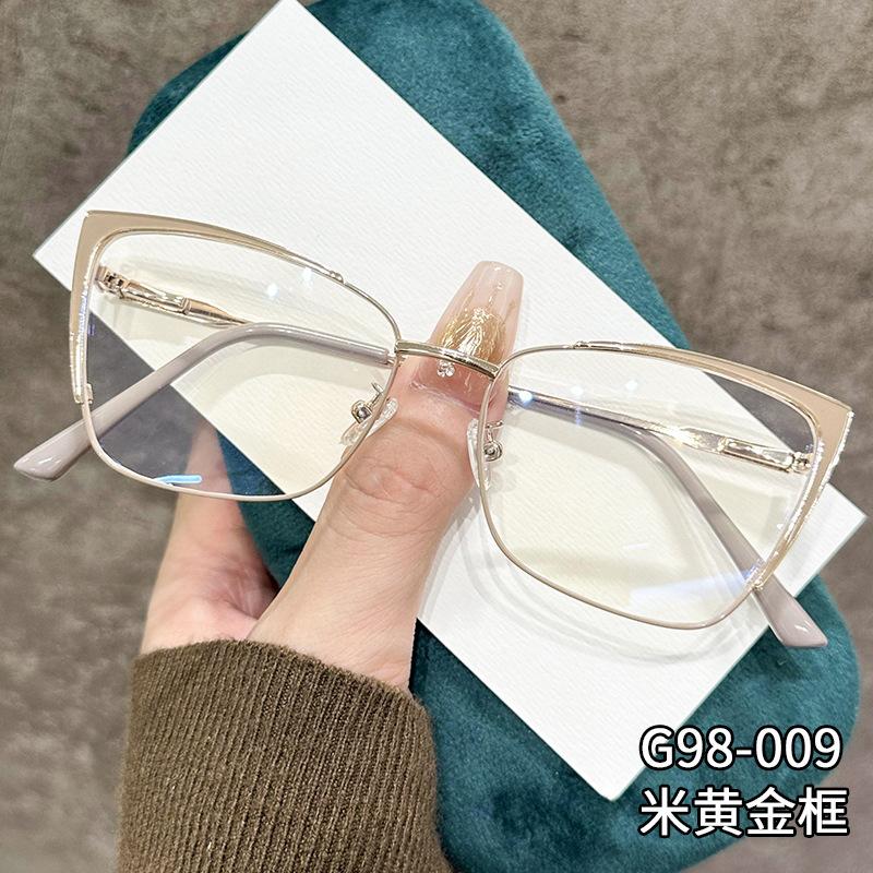 2026New unisex versatile glasses with metal frames, popular online, face-slimming decorative flat lenses, suitable for myopia, natural look