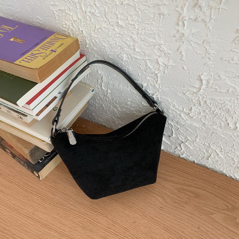 2026 Korean Versi Lunch Box Bag Trendy Matte Underarm Bag Women s Handbag Shoulder Bag High Quality Leather Crossbody Bag чёрный