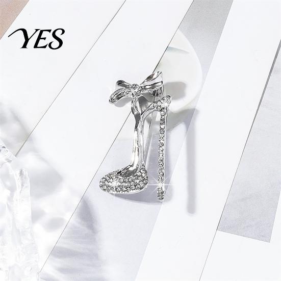 Sparkling Brooch Pin Pin, High Heels Bow Shape Lapel with Statement Rhinestones, Women Badge for Suits Coats Bags Accessories