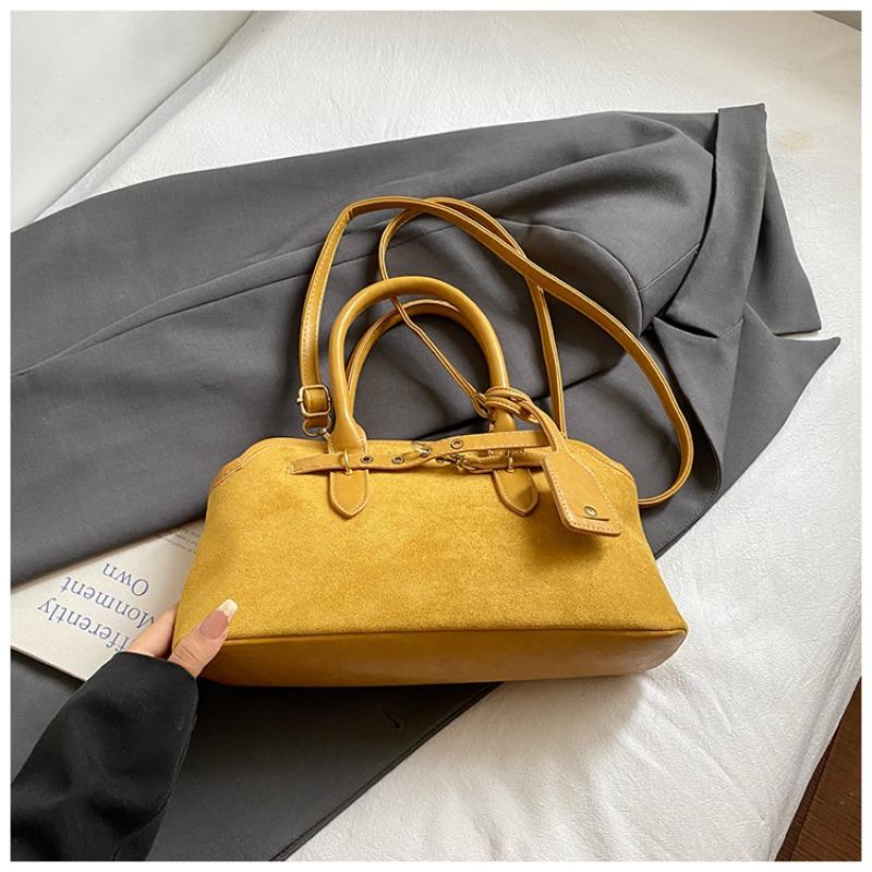 Retro niche portable commuter bag women's new fashionable high-value armpit bag simple shoulder messenger bag