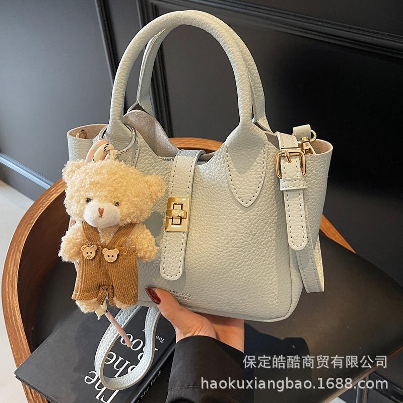 Advanced Sense of Foreign Style Small Bag Women 2025 New Fashion Versatile Messenger Bag Popular Handbag Bucket Bag