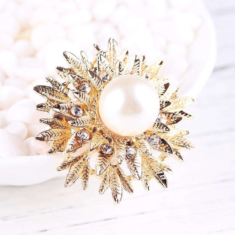 Fashion Large Pearl Brooch Hundred with Popular Women's Pins Exquisite Ethnic Style Hypoallergenic Affordable Luxury Enamel Brooch Long-Lasting Color